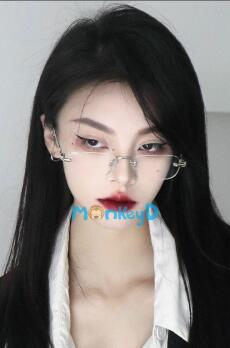 Bạn trai siêu bám dính mắc chứng đa nhân cách