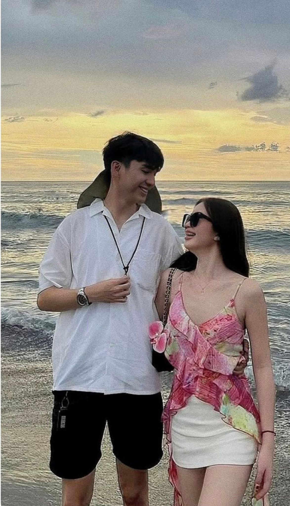 HỨA LẠC