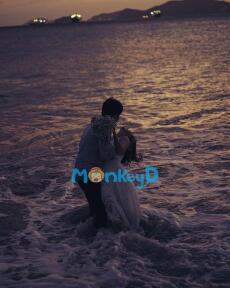 NGƯỜI CHỒNG HAI MẶT