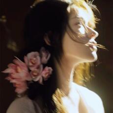 Ra Đi Tay Trắng, Tay Mang Vận Mệnh