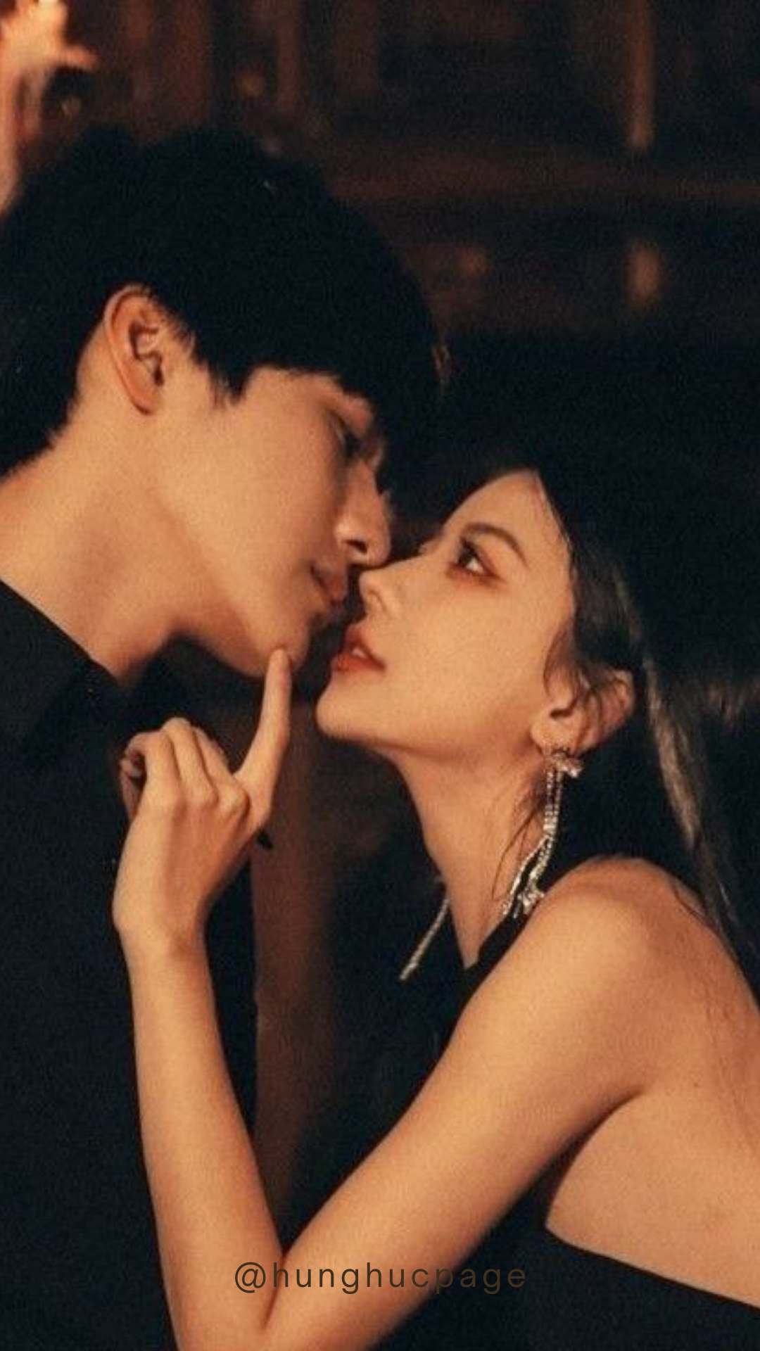 Gặp Lại Nam Thần Trong Tư Thế Khó Nói